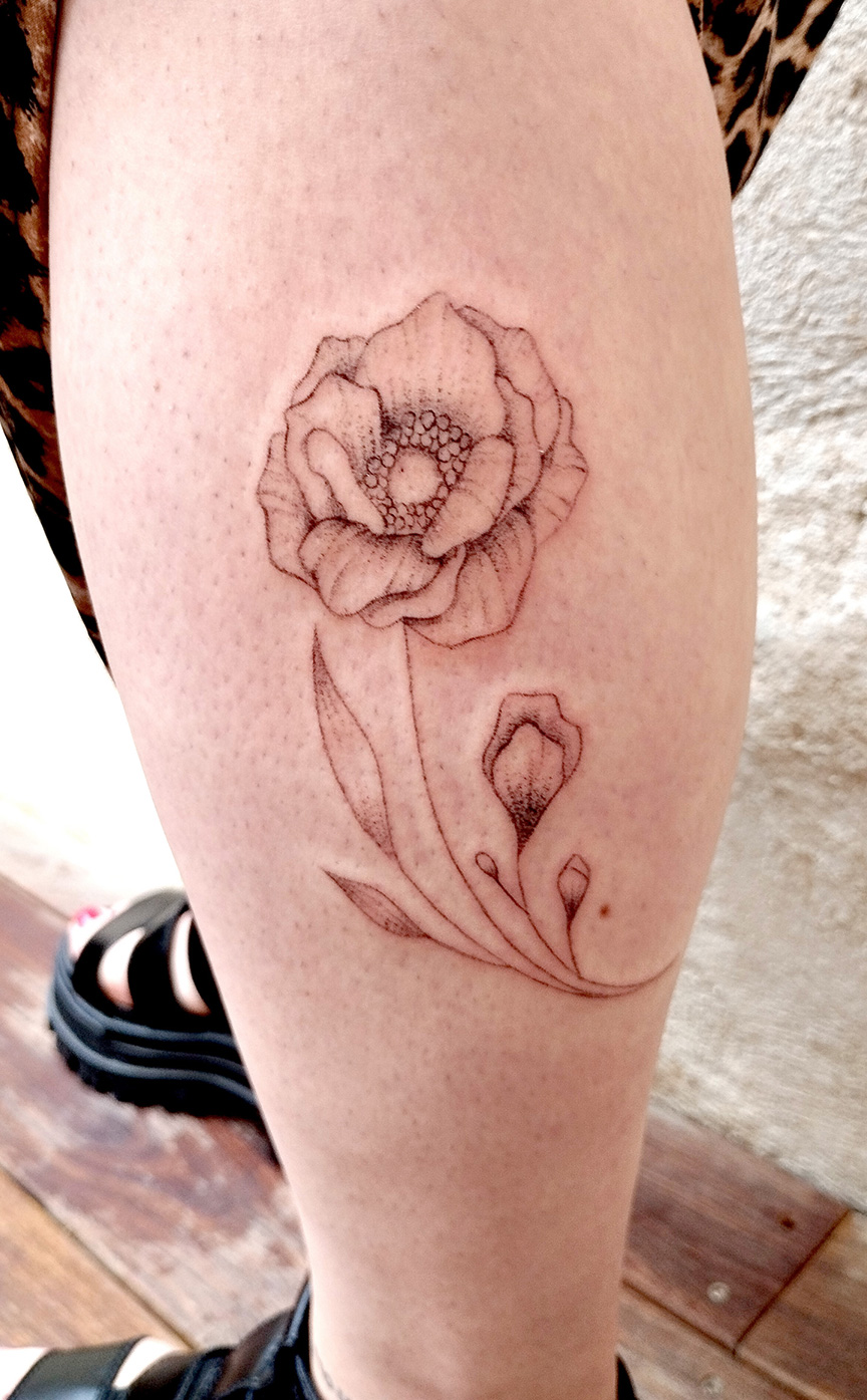 Tattoo Floral fine line tatouage fin Annecy